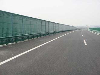 高速公路聲屏障.jpg 高速公路聲屏障.jpg